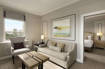 Fairmont Gold, Junior Suite