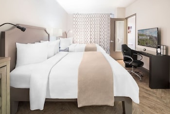 Premium Suite, 2 Bedrooms, Connecting Rooms, City View