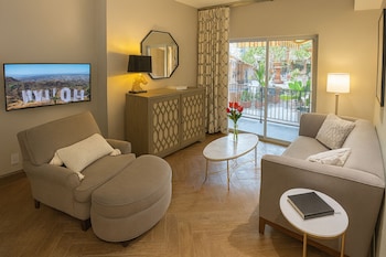 Premium Room, 2 Queen Beds, Refrigerator & Microwave, Courtyard Area