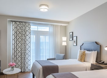 Premium Room, 2 Queen Beds, Roll-in Shower, Jetted Tub