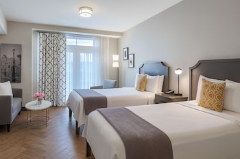 Premium Room, 2 Queen Beds, Roll-in Shower, Jetted Tub