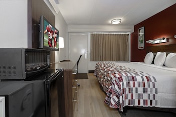 Deluxe Room, 1 King Bed (Smoke Free)