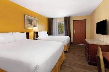 Deluxe Room, 2 Queen Beds, Non Smoking