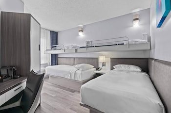 Standard Room, Multiple Beds, Non Smoking