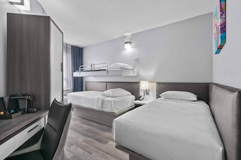 Standard Room, Multiple Beds, Non Smoking