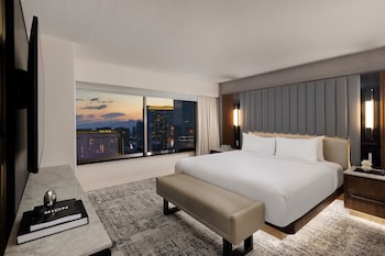 MGM Executive King Suite Accessible with Roll-In Shower