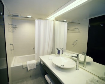 Deluxe One Bedroom Suite