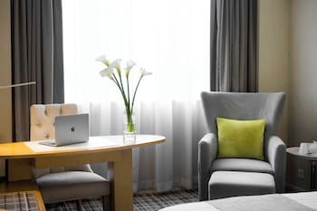 Executive Queen Room