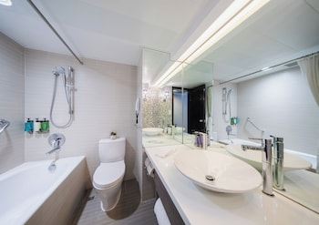 Executive Queen Room