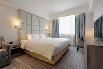 Deluxe One Bedroom Suite