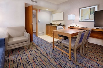 Suite, 2 Queen Beds, Non Smoking