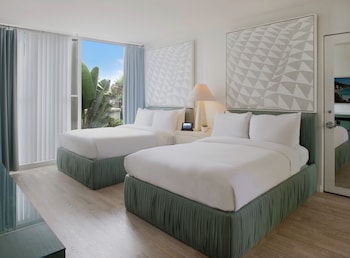 Deluxe Room, 2 Double Beds