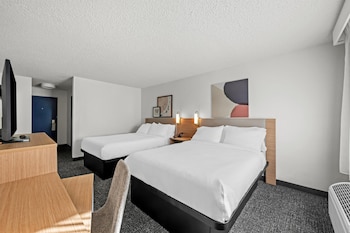 Room, 2 Queen Beds, Accessible (Roll-In Shower)