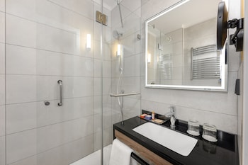 Premium Twin Room, City View