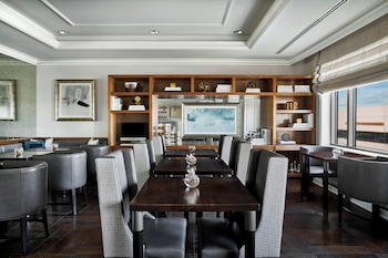 Premier Room, 1 King Bed