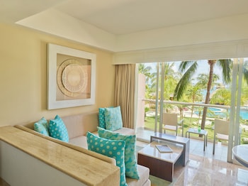 Ocean View Suite Double (2 Queen)