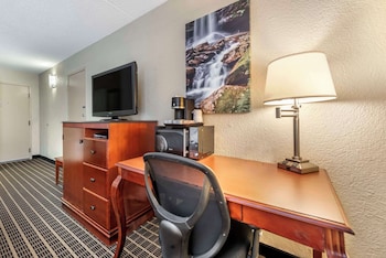 Standard Room, 2 Double Beds, Non Smoking, Refrigerator & Microwave