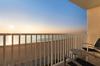 Room, 1 King Bed, Non Smoking, Oceanfront