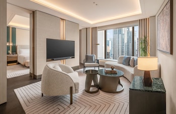 Deluxe Suite, 1 King Bed (Urban)