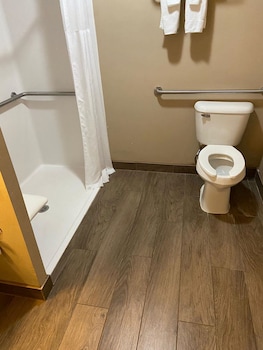 Room, 2 Queen Beds, Accessible, Non Smoking (Mobility, Roll-In Shower)