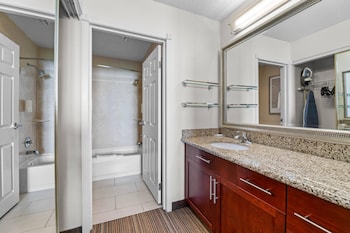 Suite, 1 King Bed with Sofa bed, Non Smoking
