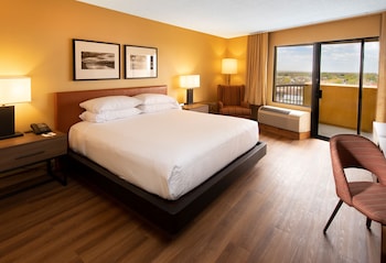 Traditional Room, 1 King Bed, Balcony