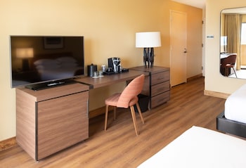 Traditional Room, 2 Double Beds, Balcony