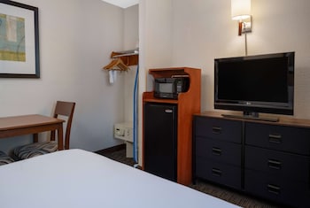 Standard Room, 1 Queen Bed, Non Smoking