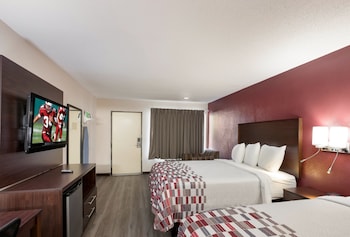 Deluxe Room, 2 Queen Beds, Accessible, Non Smoking (Roll-In Shower)