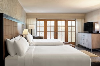 Suite, 3 Bedrooms, Fireplace