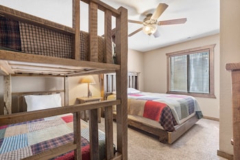 2-BD Waterfront Condo - Terrace Level - 504