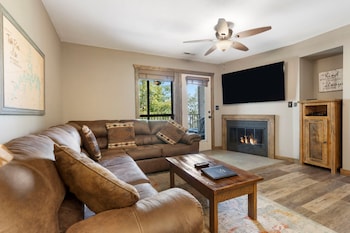 2-BD Waterfront Condo - Walk-In Level - 508