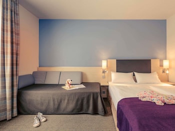 Standard Room, 1 Queen Bed with Sofa bed