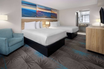 Deluxe Room, 2 Double Beds, Non Smoking