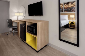 Deluxe Room, 2 Double Beds, Smoking