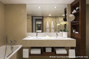Deluxe Harbour View Room