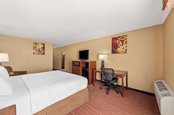 Standard Room, 1 King Bed, Accessible, Bathtub