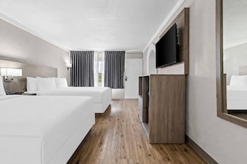 Suite, Multiple Beds, Non Smoking