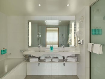 Suite, 1 King Bed