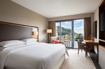 Deluxe Room, 1 King Bed