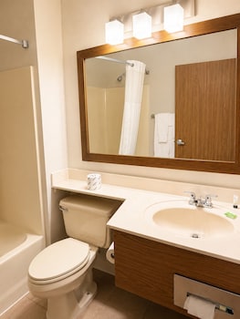 Suite, 1 King Bed, Non Smoking