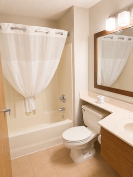 Suite, 1 King Bed, Non Smoking, Jetted Tub