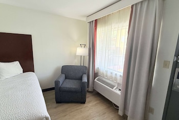 Deluxe Room, 1 King Bed