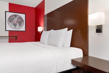 Room, 1 King Bed, Accessible, Non Smoking (Tub with Grab Bars)