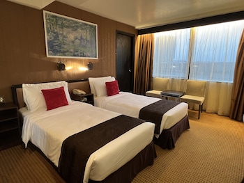 Deluxe Garden View Twin Room
