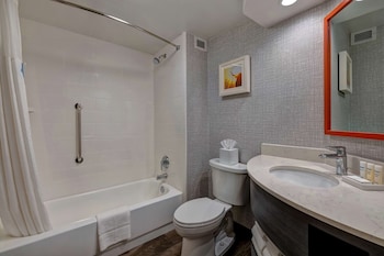 Room, 2 Queen Beds, Accessible (Hearing)