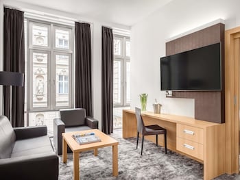 Suite, 1 Queen Bed
