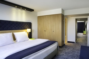 Suite, 1 Bedroom (Living/Dining Area)