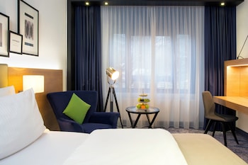 Standard Room, 1 Queen Bed (Top Floor)