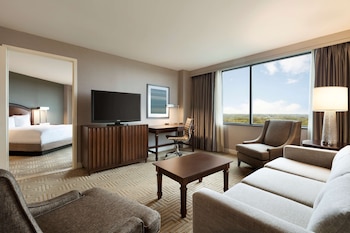 Junior Suite, 1 Queen Bed with Sofa bed